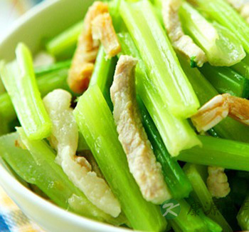 吃芹菜能防晒？ 盘点哪些食物真的可以防晒