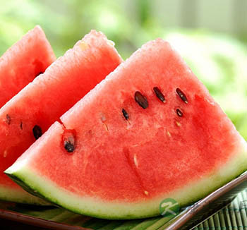 吃芹菜能防晒？ 盘点哪些食物真的可以防晒