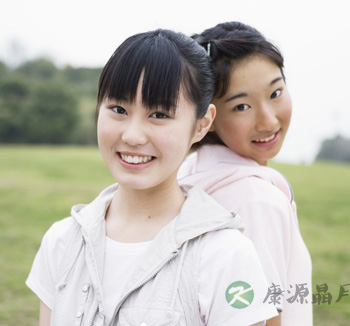 夏天流鼻血怎么回事 夏季流鼻血怎么办
