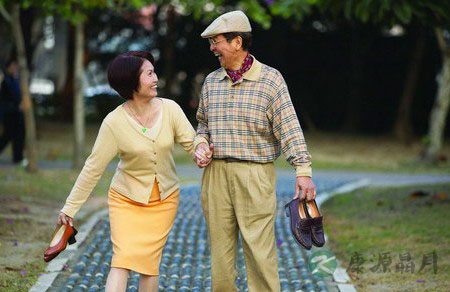 老人踮踮脚 延缓衰老