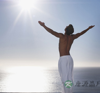 清瘦男健身七原则华丽变身肌肉男