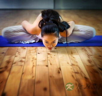 瑜伽瘦腰3式 轻松抹平小肚腩