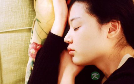 勤搓足心可以预防秋季困乏