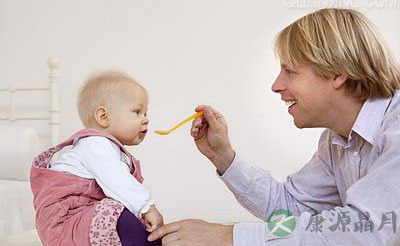 急救误区:老人摔倒急忙扶