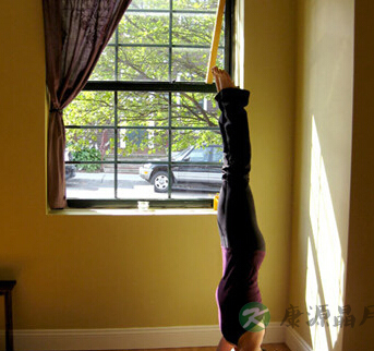 重视瑜伽七事 健康运动身体好