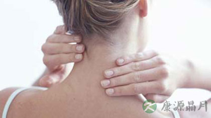 白领夏季易患颈椎病的原因