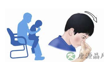 急救误区:老人摔倒急忙扶