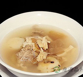 高血压吃什么好　喝马蹄海蜇汤有疗效