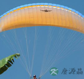 滑翔伞运动的好处 初学者练习滑翔伞的注意事项