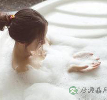 夏季洗澡六大禁忌 满身大汗时别洗澡