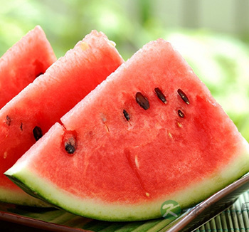 夏季吃西瓜最解暑 这7类人吃西瓜要谨慎
