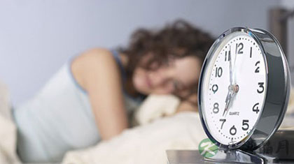 球迷熬夜 护胃有招