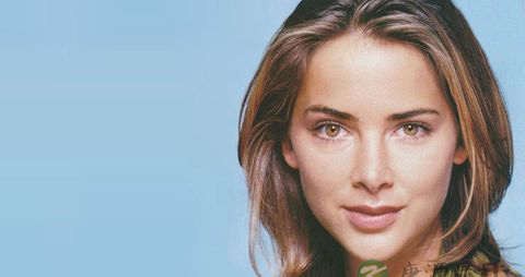 三管齐下治疗女性气血不足