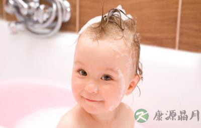 夏天就要来了 给宝宝洗澡要注意