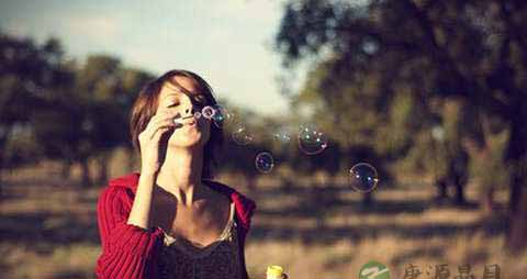 分手后如何面对他_分手后面对他的心态