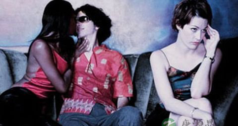 男人不爱你的表现_怎么看出男人不爱你