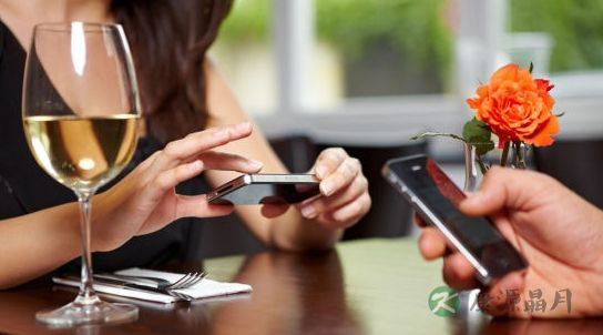 手机依赖症的15个表现 手机依赖症的15个表现