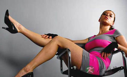 从坐姿看心理:你是否有这样的心理 从坐姿看心理:你是否有这样的心理