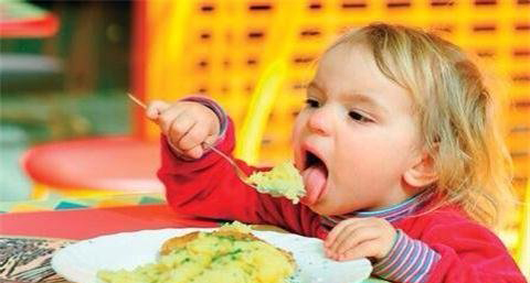餐桌训教不利于孩子的身心健康