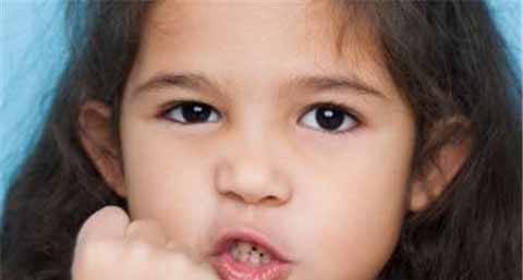 【孩子攻击性行为怎么办】孩子攻击性行为的原因