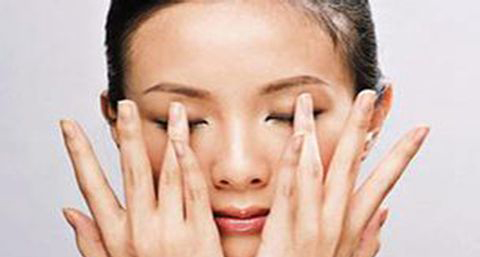 【拯救电脑族的明目食物】减轻眼睛的负担有什么方法？
