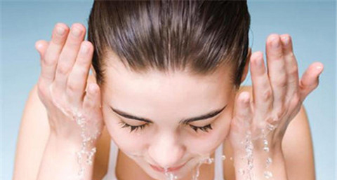 春季如何保湿_春季保湿的方法 春季如何保湿_春季保湿的方法