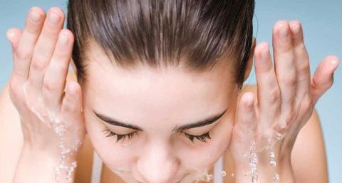 对抗PM2.5 洗脸有妙招_如何更好地清洁脸部