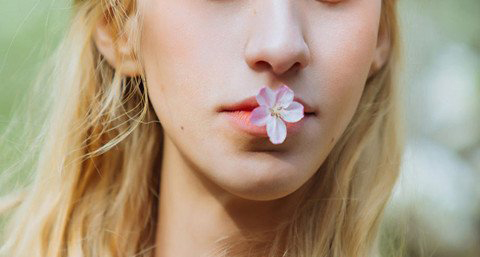 如何预防嘴唇起皮