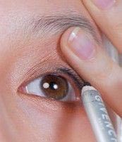 模特讲解内眼线的打造手法