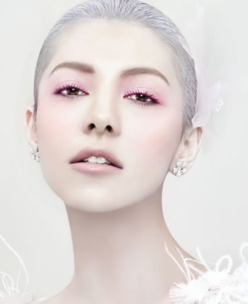 解析最流行与实用的粉色妆容技巧