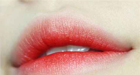 韩式咬唇妆用什么口红 韩式咬唇妆用什么口红