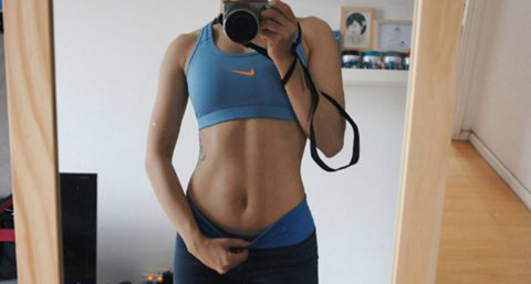  如何轻松练出马甲线_练出马甲线的方法