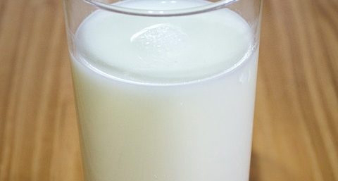 奶粉洗脸能美白吗