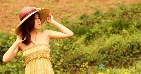 女性在哪个年龄段长斑_女人最容易长斑的时期