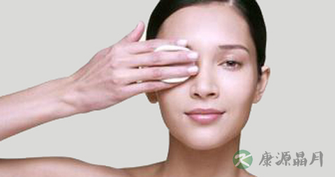 如何正确使用眼霜_正确使用眼霜