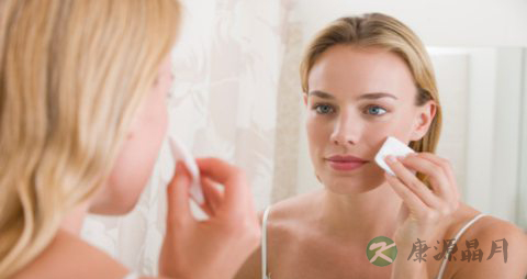 如何减少颈部皱纹_如何消除颈部皱纹