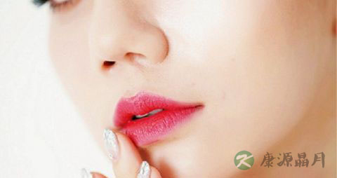 怎样消除颈部皱纹_如何消除颈部皱纹