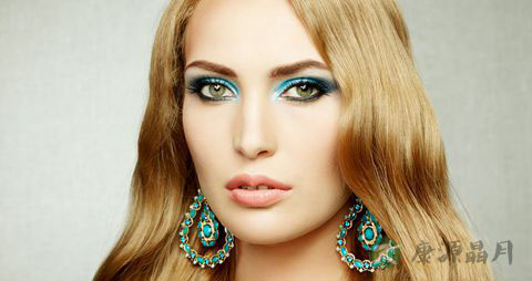 【如何告别眼皱纹】三个护肤习惯 