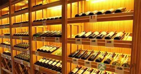 晚上喝红酒能减肥吗 晚上喝红酒能减肥吗