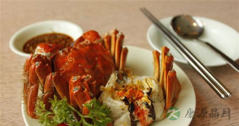 吃螃蟹时喝什么酒最好