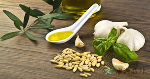 色拉油的吃法_哪些人不能吃色拉油