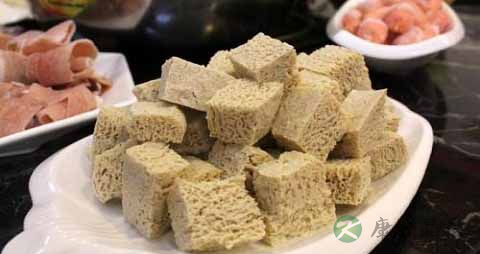 冻豆腐的营养价值_吃冻豆腐的好处 冻豆腐的营养价值_吃冻豆腐的好处