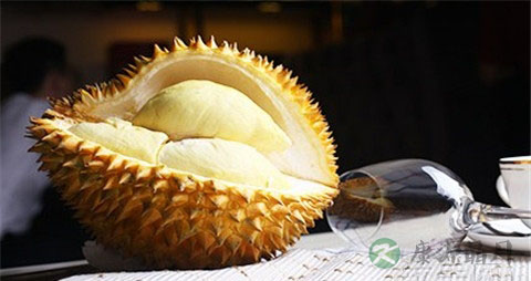 吃完榴莲可以吃虾吗 吃完榴莲可以吃虾吗