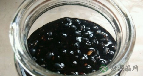 陈醋泡黑豆的功效 陈醋泡黑豆的功效