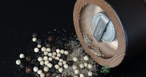 黑胡椒和白胡椒哪个辣 黑胡椒和白胡椒哪个辣