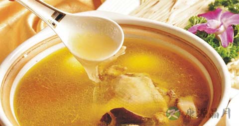 板栗炖鸡汤的功效 板栗炖鸡汤的功效