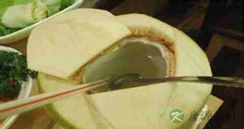 椰青的营养价值_吃椰青的好处