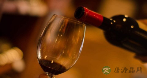 晚上喝红酒能减肥吗 晚上喝红酒能减肥吗