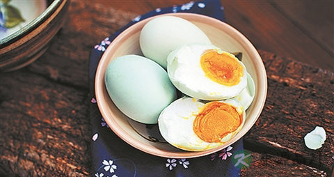 生的咸鸭蛋要煮多久