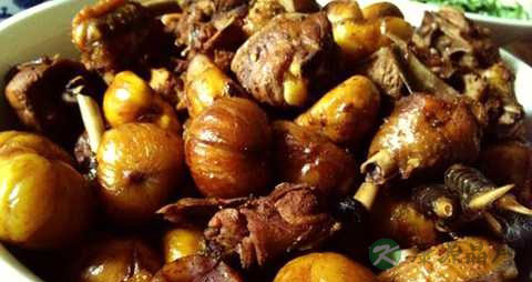 板栗炖鸡的功效与作用 板栗炖鸡的功效与作用